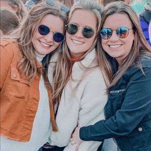 Meet your Posher, Jenn